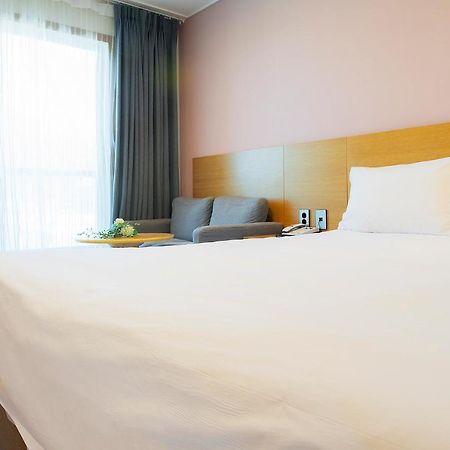 Sims Hotel Jeju Exterior foto